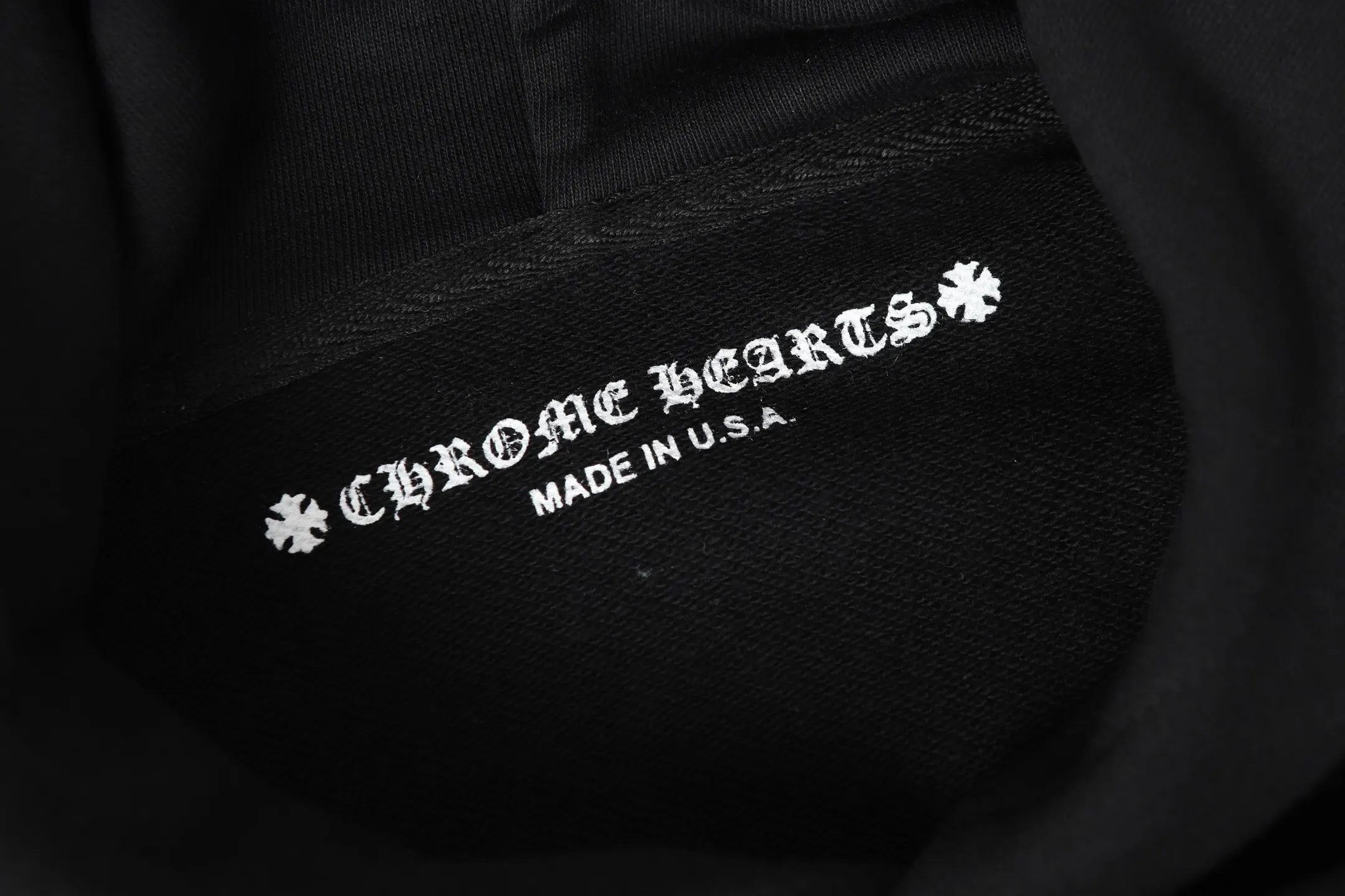 P230 Cross-border running quantity model, please do not place an order if you are pursuing quality - Chrome Hearts/Chrome Hearts pink Sanskrit letter printed hooded sweatshirt - High weight, high density and high quality. The wool is soft, delicate and skin-friendly. It feels soft and silky. It has excellent warmth and skin-friendly properties. - Custom-woven and custom-dyed, no color difference, regardless of fabric or workmanship details. Comparing with the ordinary version on the market -Colour: black -Size: S M L XL
